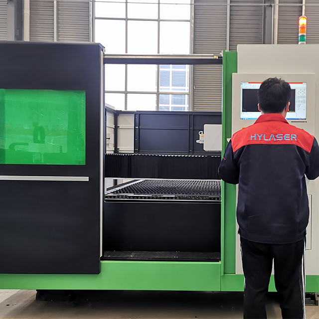 1500W 2000W 3000W 6000W Sheet Metal Plate And Pipe CNC Fiber Laser Cutting Machine for Stainless Steel Tube 220mm Laser Equipment